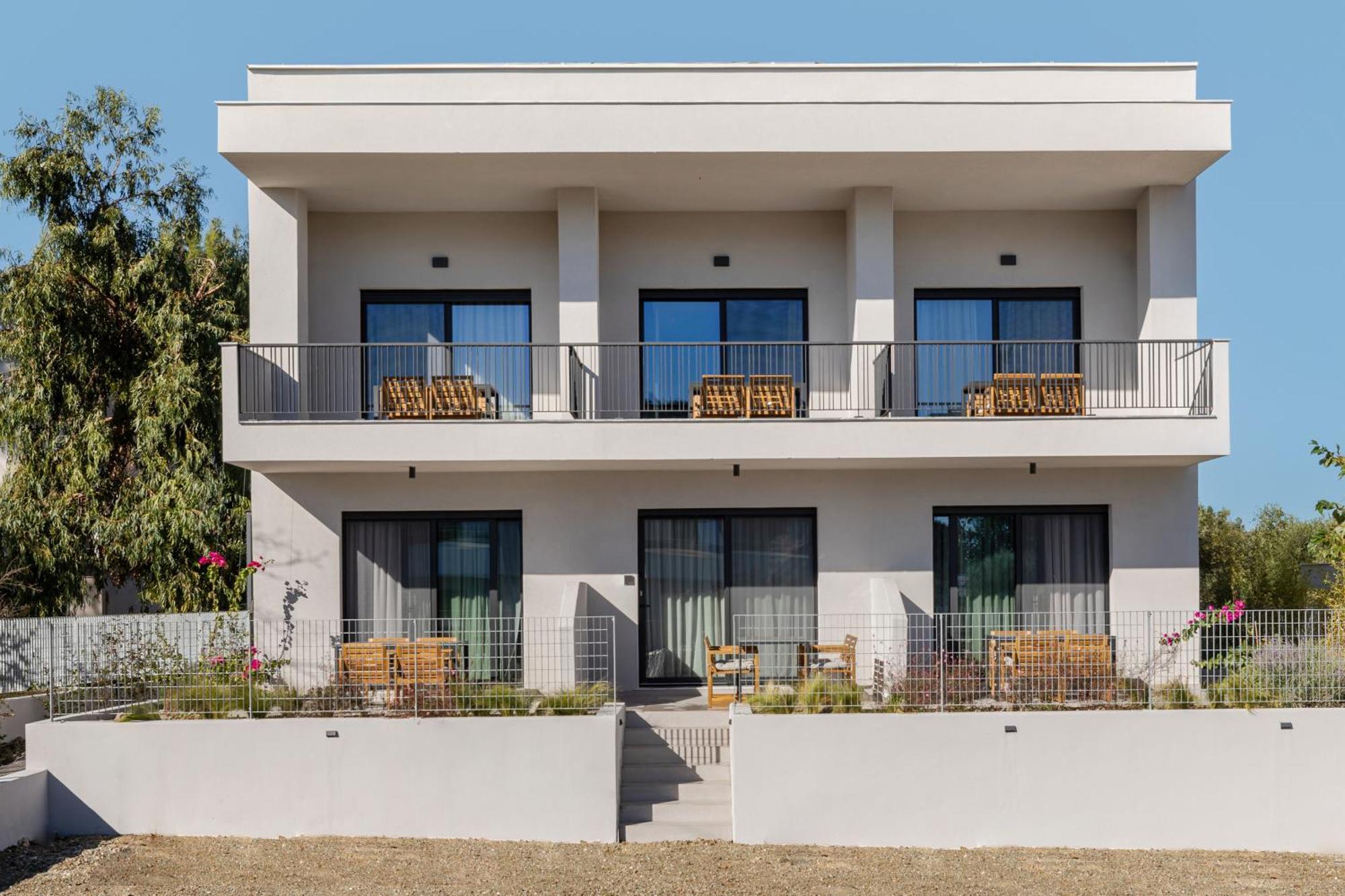 The 8 Suites Polychrono Exterior photo