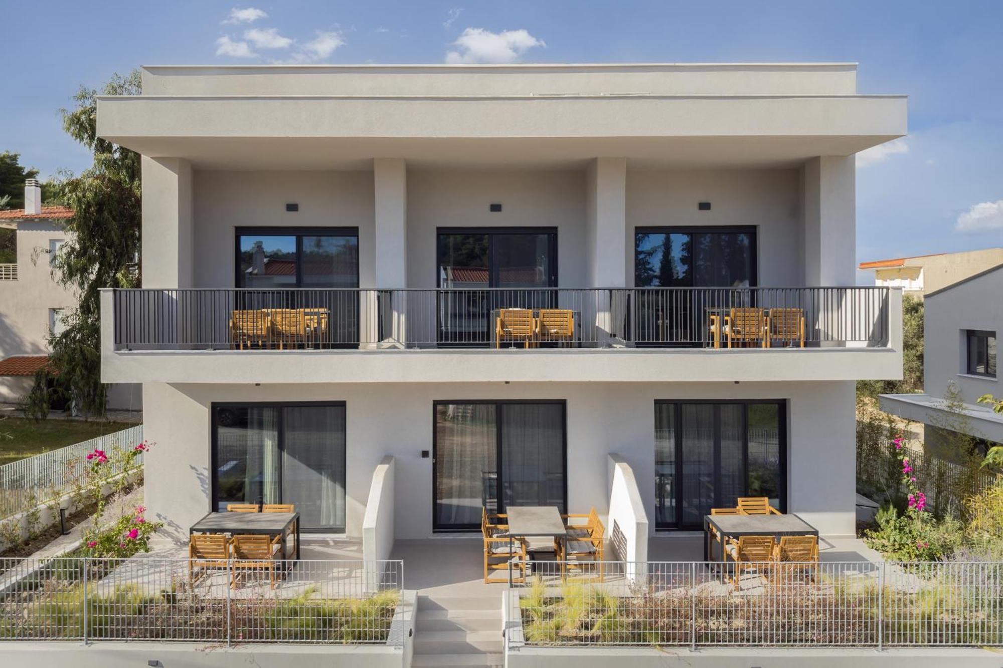 The 8 Suites Polychrono Exterior photo