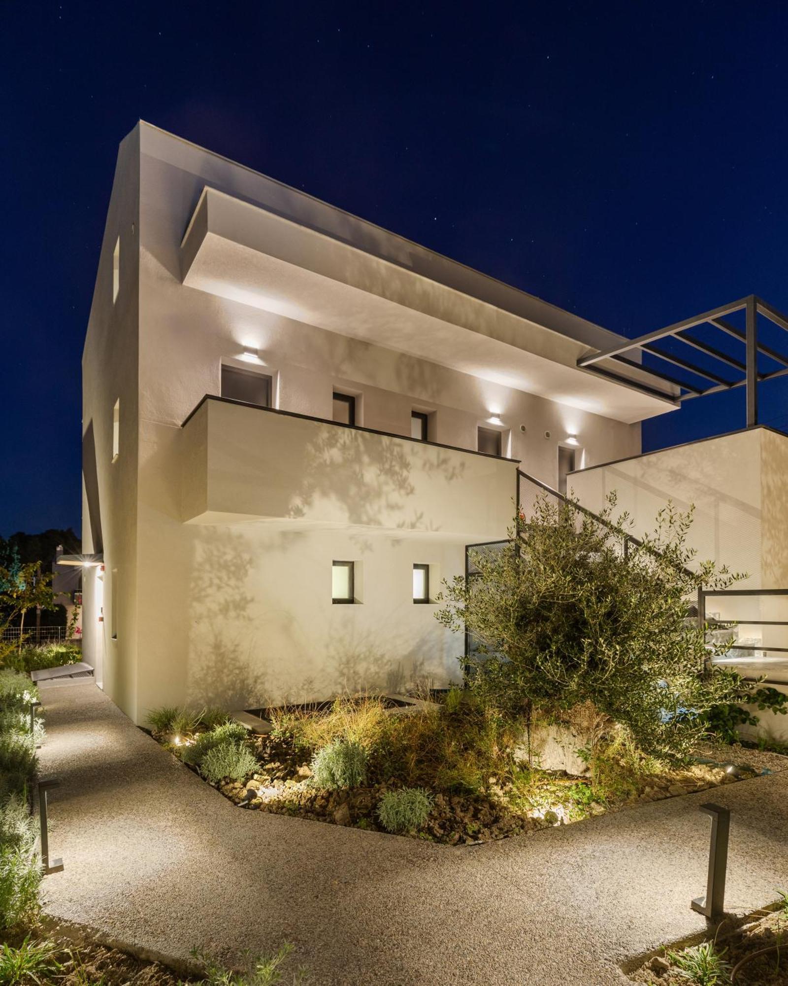 The 8 Suites Polychrono Exterior photo